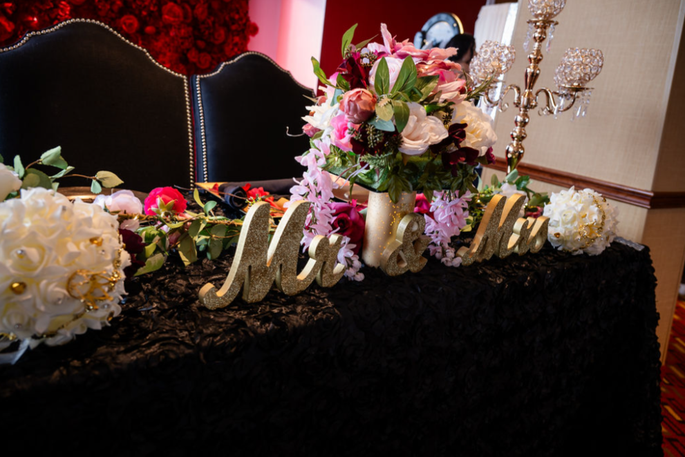 Burgundy & Black Sweetheart Table Package